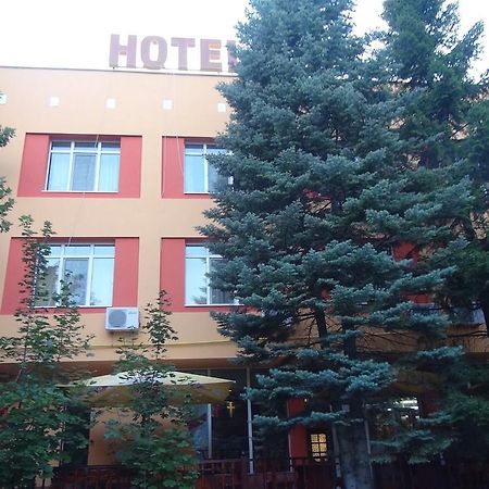 Family Hotel Familya Ruse Ngoại thất bức ảnh