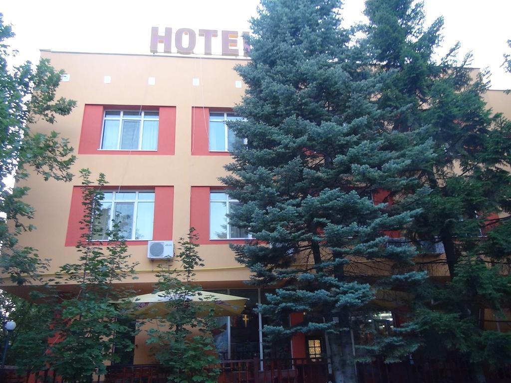 Family Hotel Familya Ruse Ngoại thất bức ảnh